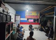 Kapolsek Kendawangan Laksanakan Patroli Dialogis Sambangi Poskamling di Malam Hari
