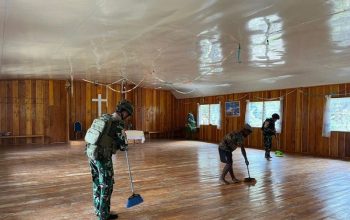 Satgas Yonif 511 bersihan Gereja Pinimi pedalaman Papua jelang Natal