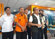 Bantuan bencana dikirim via udara karena jalan Aceh-Sumbar putus total