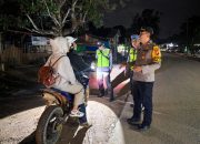 Kapolsek Nanga Tayap Pimpin Patroli Kamtibmas di Area Pasar, Tegaskan Pentingnya Kewaspadaan dan Ketertiban