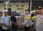 Kapolres Sergai Bagikan Sembako kepada Warga Terdampak Banjir di Tanjung Beringin