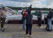 Personil Sat Pol Airud Polres Bersama Polsek Pelabuhan Ketapang laksanakan Pengamanan Kedatangan Bintang Rezeki Ekpres Di Pelabuhan