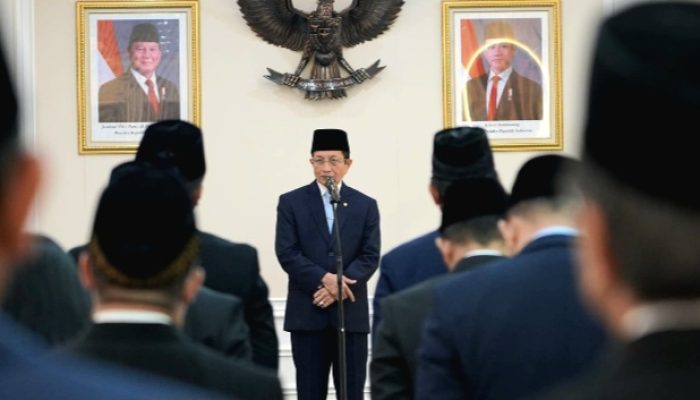 Enam Belas Pejabat Dilantik: Ketika Kursi Diharapkan Akhirnya Bertemu Orang yang Tepat