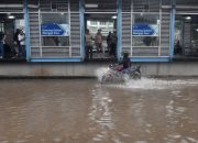 Bus Transjakarta Koridor 13 hingga 4K terlambat akibat hujan