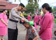 Kapolres Ketapang Pimpin Upacara Kenaikan Pangkat 66 Personel dan 1 ASN Polri