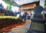 Hadiri Pemakaman, Kapolri: Pesan Eyang Meri Jadi Inspirasi dan Semangat Keluarga Besar Polri