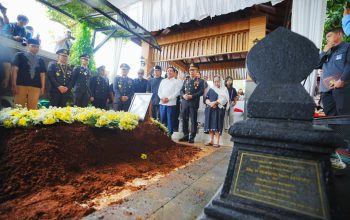 Hadiri Pemakaman, Kapolri: Pesan Eyang Meri Jadi Inspirasi dan Semangat Keluarga Besar Polri