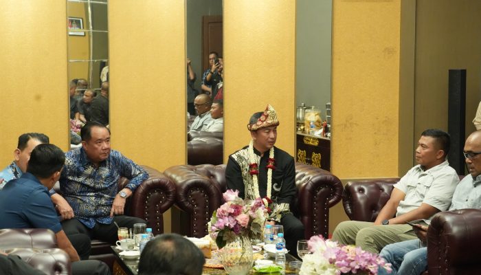 Wakapolda bersama Forkopimda Sumsel Sambut Kedatangan Irjen Pol Sandi Nugroho di Bumi Sriwijaya