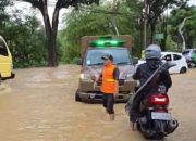 Tim gabungan tangani banjir di jalur lintasan Presiden RI
