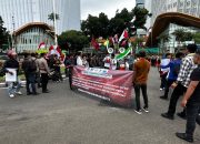 Aksi Penyampaian Pendapat Organisasi Mahasiswa Islam di Jakpus Kondusif, Polisi Bagikan Roti dan Air Mineral