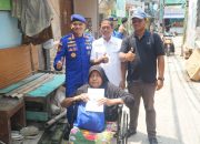 Ditpolairud Polda Metro Jaya Salurkan Bantuan Kursi Roda kepada Warga Pesisir di Muara Angke