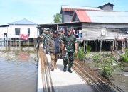 Bangun Akses, Bangun Harapan. Danrem 044/Gapo Tinjau Progres Pembangunan Jembatan