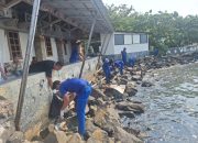 Satpolairud Polres Kepulauan Seribu Gelar Aksi Bersih Pantai di Marina Ancol