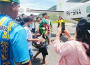 Anak 6 Tahun Korban Aksi Kebrutalan OPM di Kabupaten Puncak Dievakuasi Petugas dan Medis