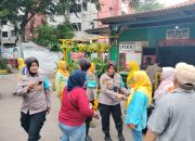 Polwan Jaga Jakarta Cek Jentik di Kebon Kosong, Kapolres: Emak-emak Garda Terdepan Kamtibmas