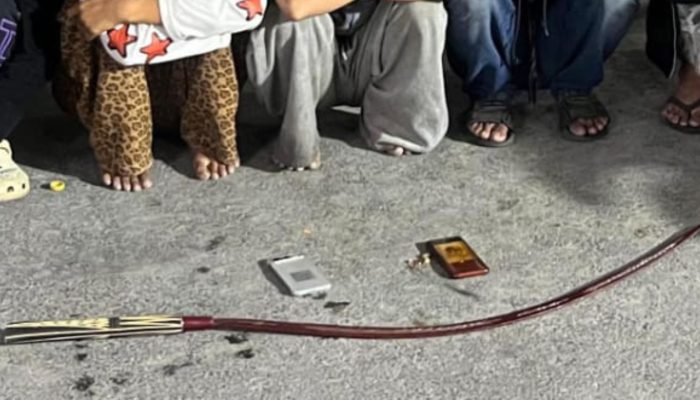 Patroli Gabungan Brimob dan Polres Jaktim Gagalkan Tawuran, Celurit 2 Meter Disita