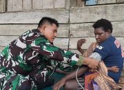 Senyum Bahagia Ibu Modesta Akarepia, Dapat Layanan Kesehatan dari Satgas TMMD Kodim 1710/Mimika