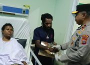 Kapolda Papua Tengah jenguk korban penembakan di RSMM Timika