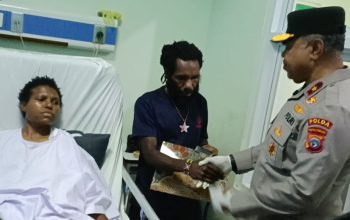 Kapolda Papua Tengah jenguk korban penembakan di RSMM Timika