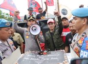 Kapolres Tanjung Priok, Beri Kejutan May Day, Buruh dan Sopir Deklarasikan Keselamatan Kerja