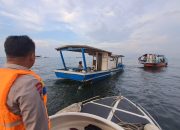 Heroik! Ditpolairud PMJ Selamatkan 11 Pemancing dari Kapal Bocor di Tanjung Priok