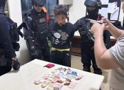 Patroli Brimob Batalayon D, Amankan Pelaku Curanmor Saat Patroli Dini Hari di Bekasi