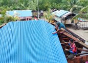 Satgas TMMD Ke-128 Kodim 1710/Mimika Genjot Pembangunan 5 Unit Rumah di Kampung Keakwa, Fokus Pemasangan Atap