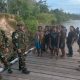 Koops TNI Habema Evakuasi 44 Pendulang Emas dari Gangguan OPM di Pegunungan Bintang     