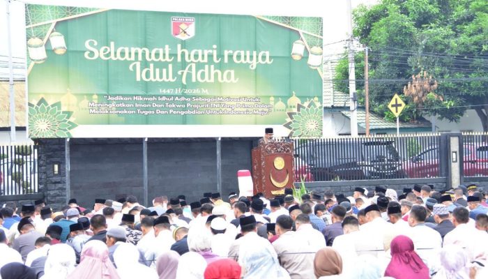 “Kodam XXIII/Palaka Wira Gelar Sholat Idhul Adha 1447 H Bersama Warga, Salurkan 27 Hewan Kurban”