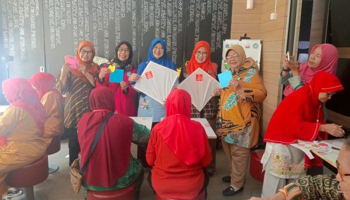 Sekolah Lansia Cucak Hijau Sungai Bambu Rayakan HLU Nasional ke-30 di McDonald’s Sunter