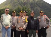 Personelnya Polres Probolinggo Siagakan Personel Layanan Pengamanan Yadnya Kasada 2026 di Gunung Bromo