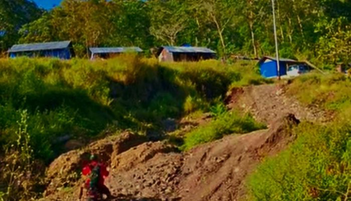 Manggarai Timur: Tempat Kendaraan dan Kesabaran Diuji Bersamaan