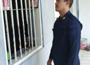Petugas Jaga Pemasyarakatan Rutan Kelas IIB Manna Laksanakan Kontrol Keliling Kamar Hunian