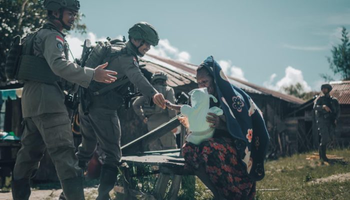 Patroli Humanis Ops Damai Cartenz 2026 Perkuat Stabilitas Keamanan di Distrik Kiwirok