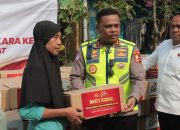 Polri Beri Layanan Kesehatan dan Bantuan Sosial untuk Korban Kebakaran Pasar Jiung Kemayoran