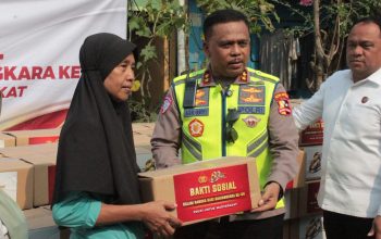 Polri Beri Layanan Kesehatan dan Bantuan Sosial untuk Korban Kebakaran Pasar Jiung Kemayoran