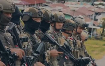 Satgas Damai Cartenz Amankan Ibadah dan Laksanakan Patroli Jalan Kaki di Puncak
