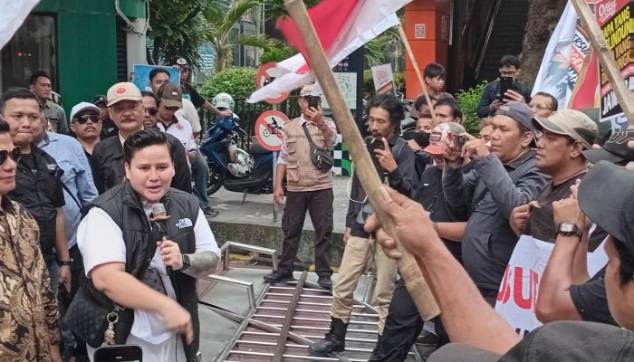 Rakyat Melawan Sunyi: Desakan Usut Tuntas Dugaan Permainan Izin Tinggal WNA