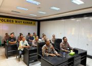 Polisi dan Warga Nobar Piala Dunia Swedia vs Tunisia di Way Kanan