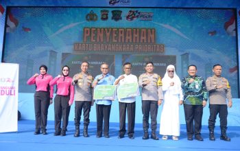 Ketua PWI Sumsel Terima Kartu VIP RS Bhayangkara “Bakti Sosial dan Kesehatan HUT ke 80 Bhayangkara”