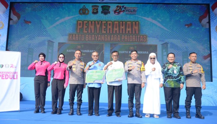 Ketua PWI Sumsel Terima Kartu VIP RS Bhayangkara “Bakti Sosial dan Kesehatan HUT ke 80 Bhayangkara”