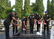 Kenang Jasa Para Pahlawan, Ziarah Rombongan Warnai HUT ke-45 Korem 044/Gapo