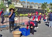 Petani Jember bagikan timun gratis kepada warga saat harganya anjlok