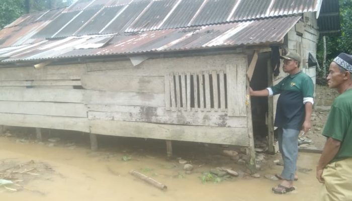 Banjir Terjang Dusun 5 Kaduwe, Pemdes Tabolobolo Salurkan Bantuan dan Perkuat Semangat Kebersamaan Warga