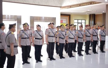 Polda Maluku rotasi sembilan pejabat untuk perkuat organisasi