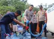Polisi salurkan air bersih bagi warga terdampak kekeringan di Tangsel
