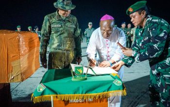 Penghormatan Terakhir bagi Pilot PT AMA, Pangkogabwilhan III Kawal Penyerahan Jenazah di Lanud Silas Papare