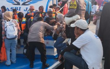 Polsek Sunda Kelapa Tingkatkan Pelayanan dan Pengamanan Wisatawan di Dermaga Kali Adem Menuju Kepulauan Seribu