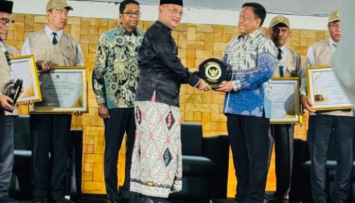 Dukung Sukses Penyelenggaraan Haji 2026, Polri Terima Penghargaan dari Kementerian Haji dan Umrah RI
