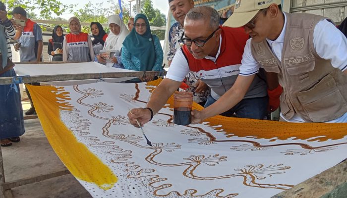 Dari Limbah Menjadi Berkah, Rumah Kreatif Boek Khaman Tumbuhkan Harapan Baru di Desa Lubuk Raman